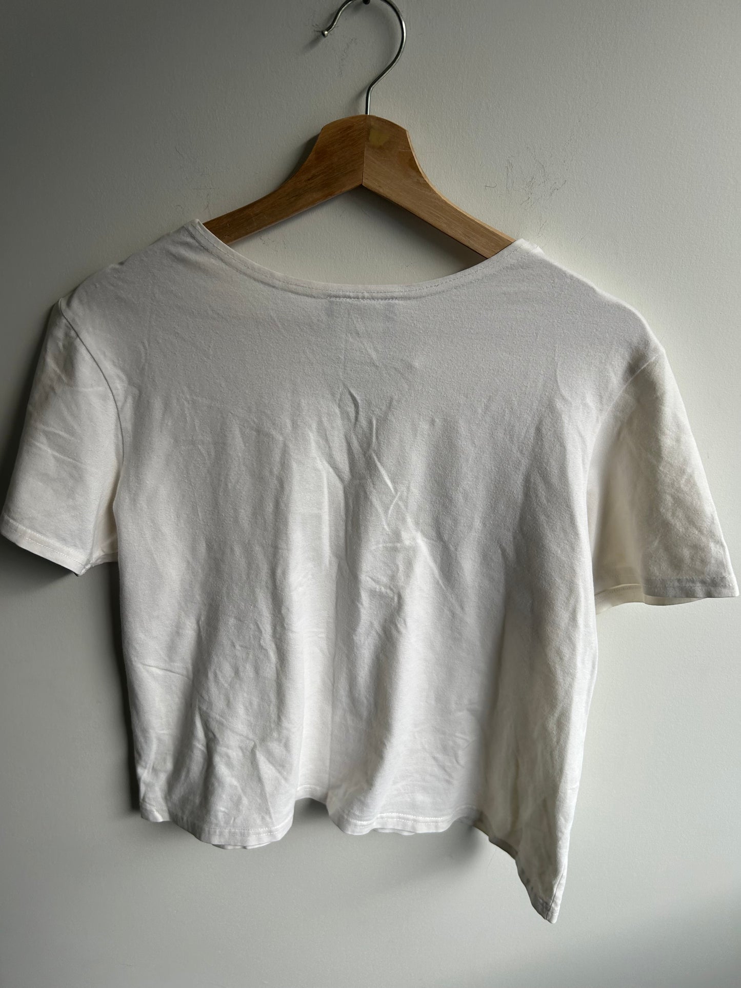 Vintage white keyhole tee L