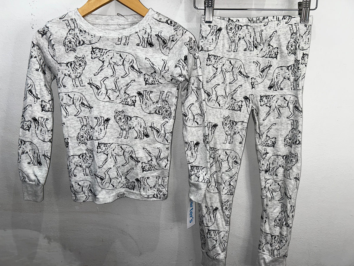 Wolf pyjamas 5y NEW