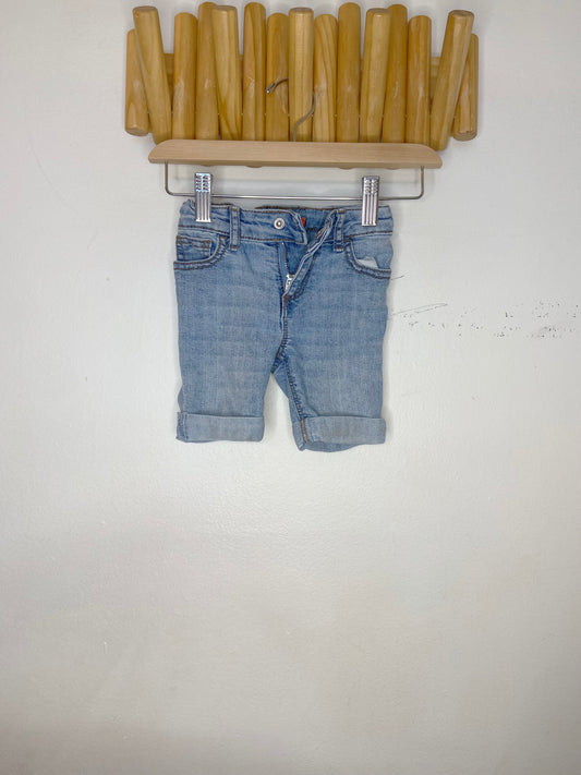 Cuffed lightwash bermuda shorts 2y