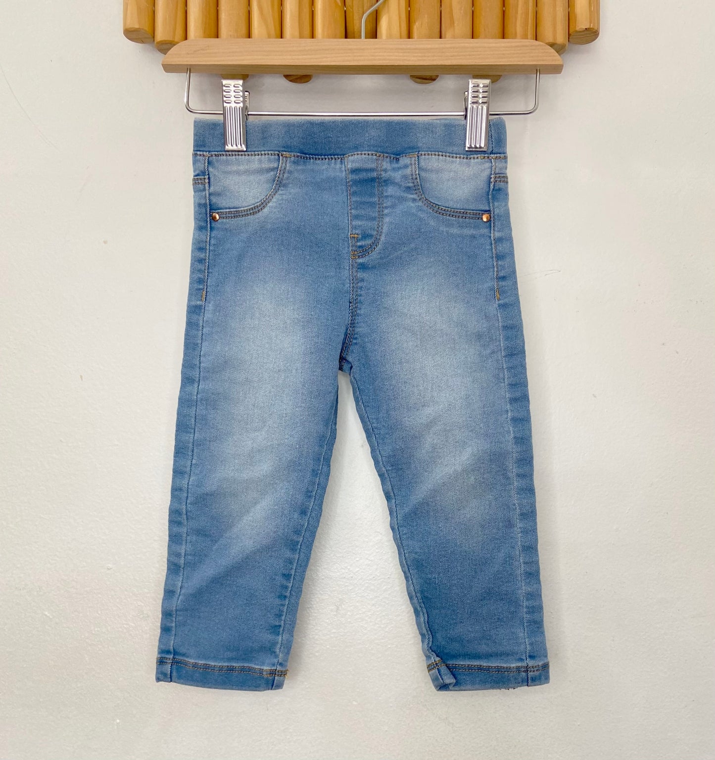 Pull-on very light wash jeans 12-18m