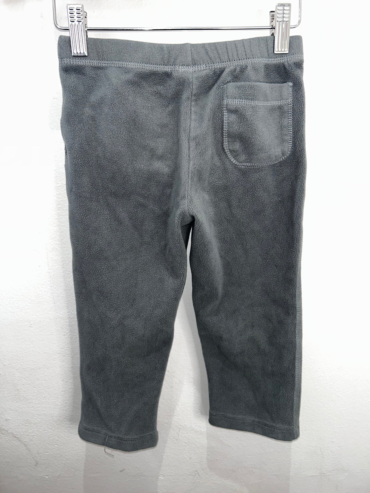 Hannah A grey fleece pants 4y