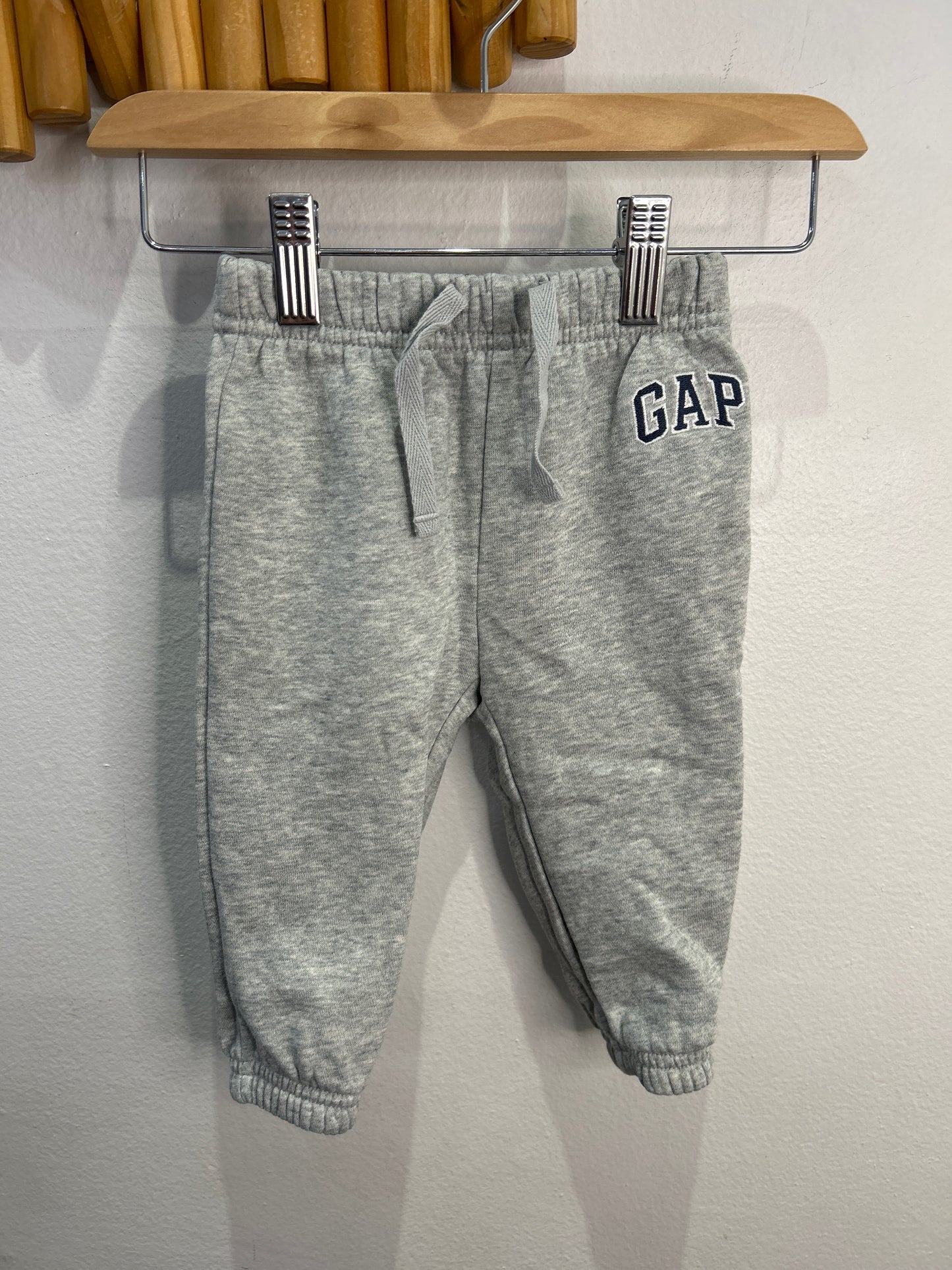 Grey Gap joggers 6-12m