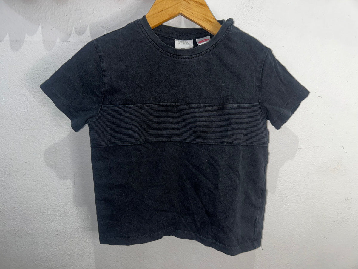 Black stripe detail tee 2-3y*