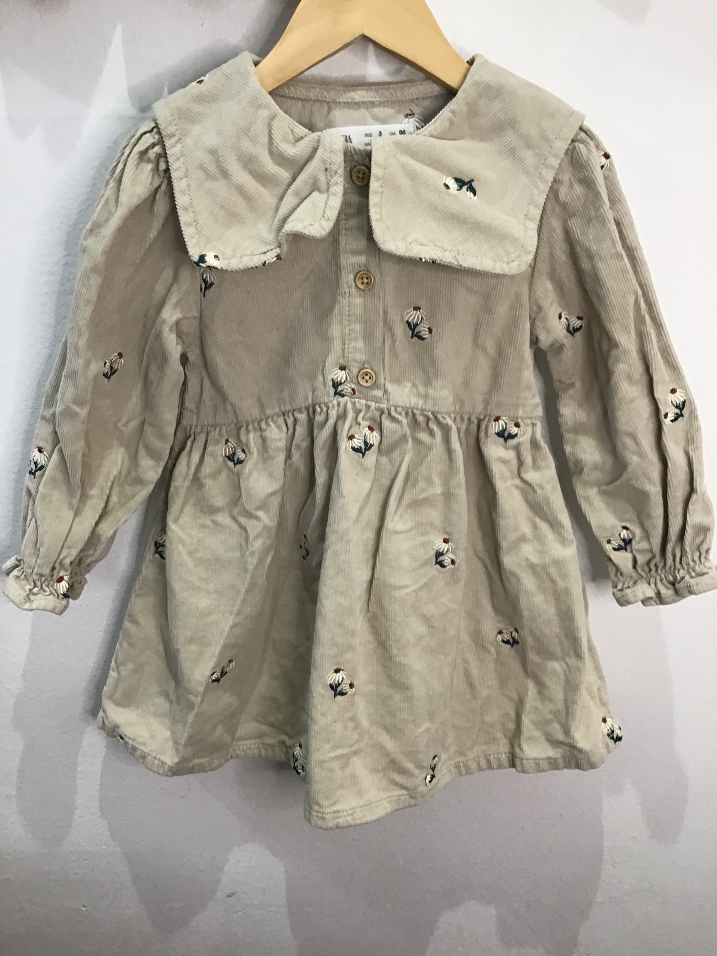 Beige corduroy dress 3y