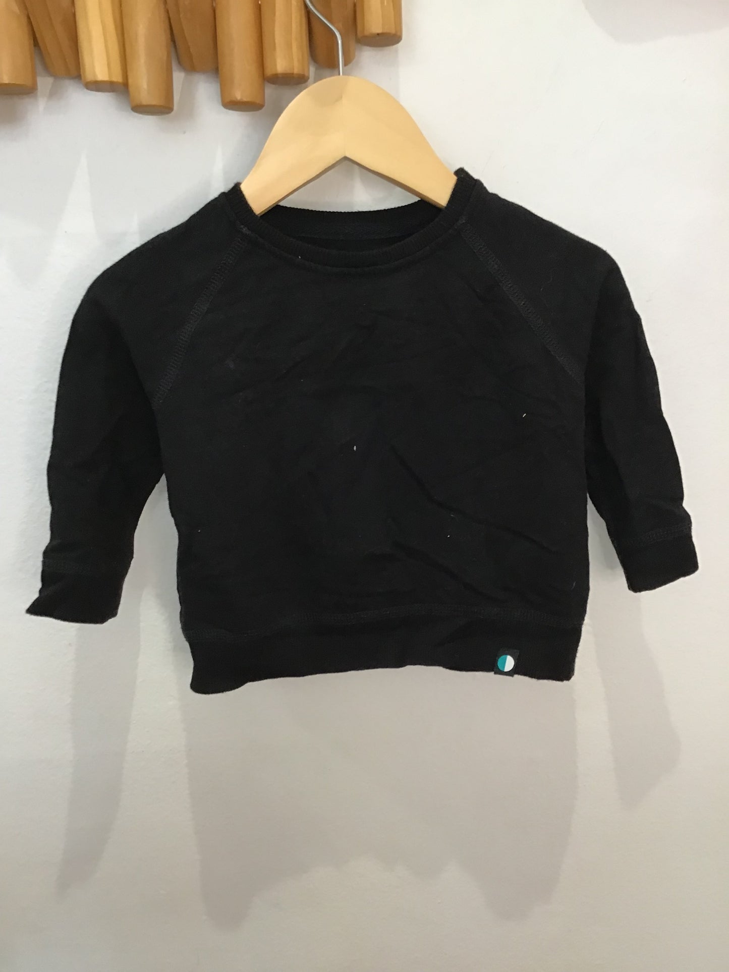 Pullover black bamboo blend 6-12m