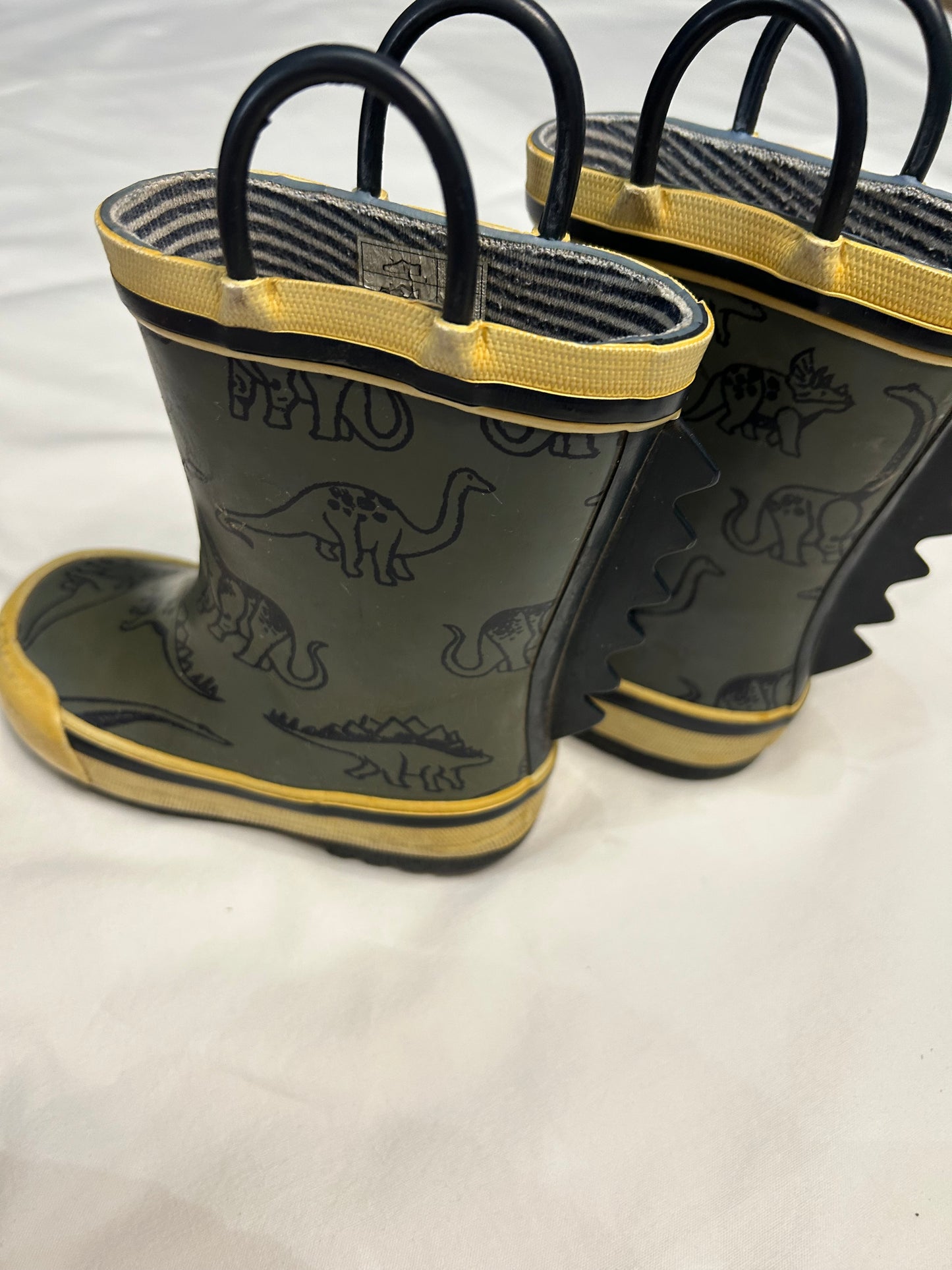 C7 dino rainboots*