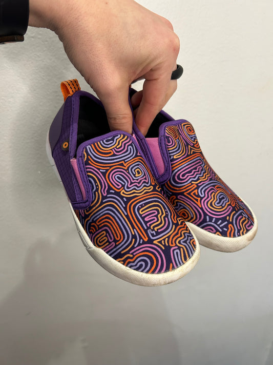 C12 Bog purple pull-ons