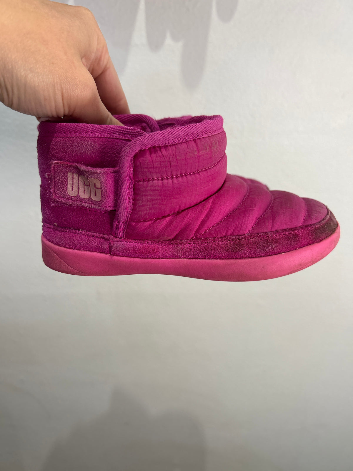 C10 short hot pink Ugs