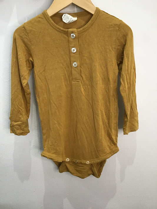 Kate Quinn yellow onesie 18-24m