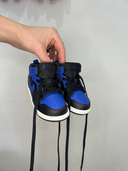 C6 blue Nike hightops - like new