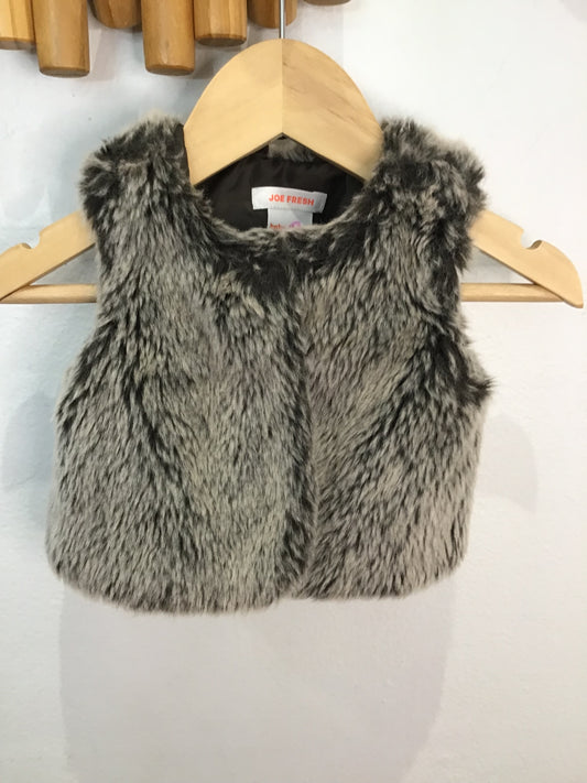 Brown furry vest 3-6m