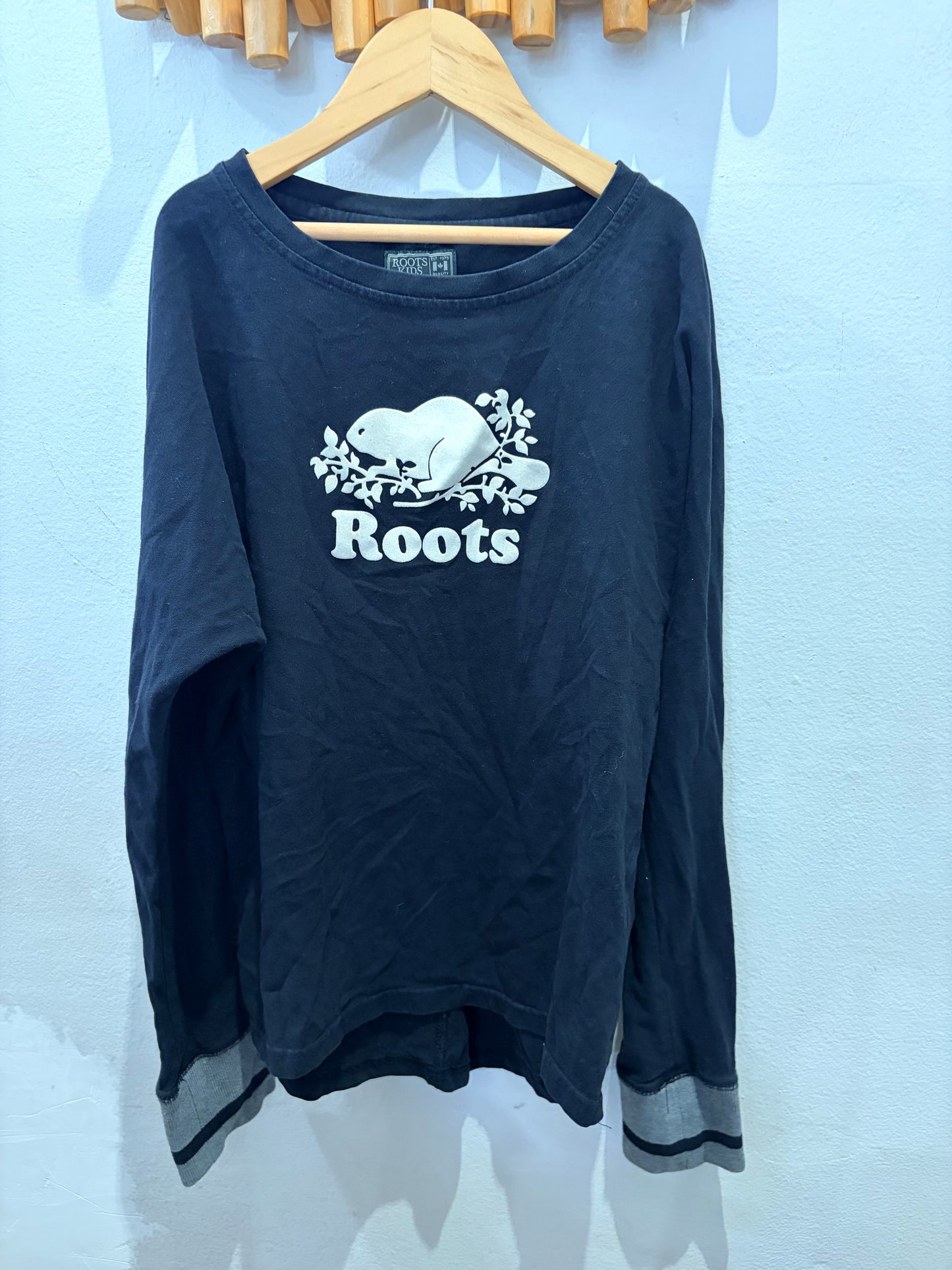 Roots black longsleeve 13-14y