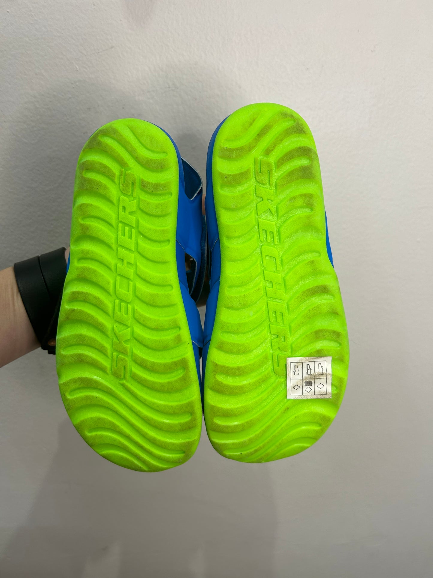 Y1 blue Skechers water shoes