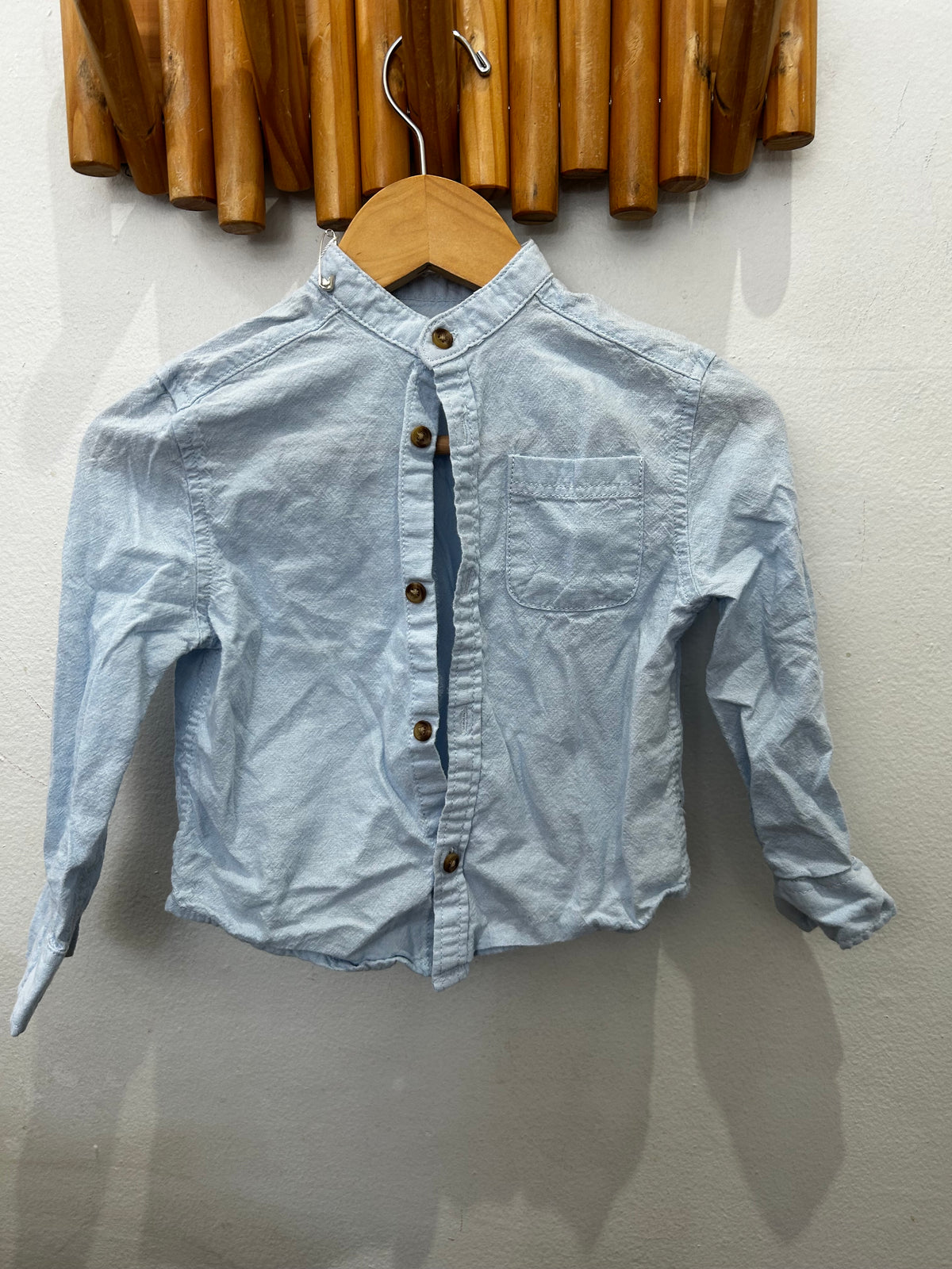 Round-neck lightblue shirt 3y