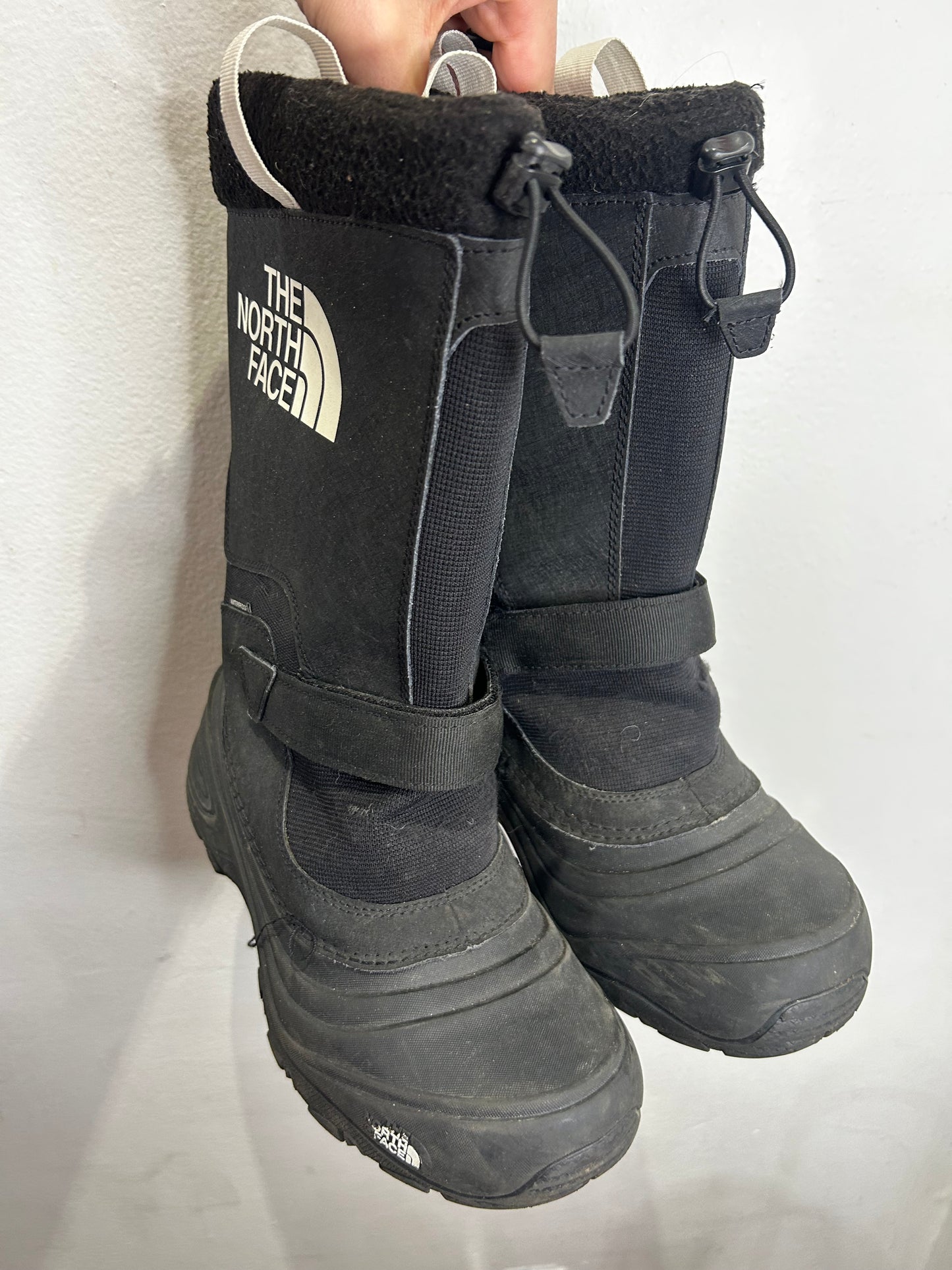 Y7 the North Face winter boots