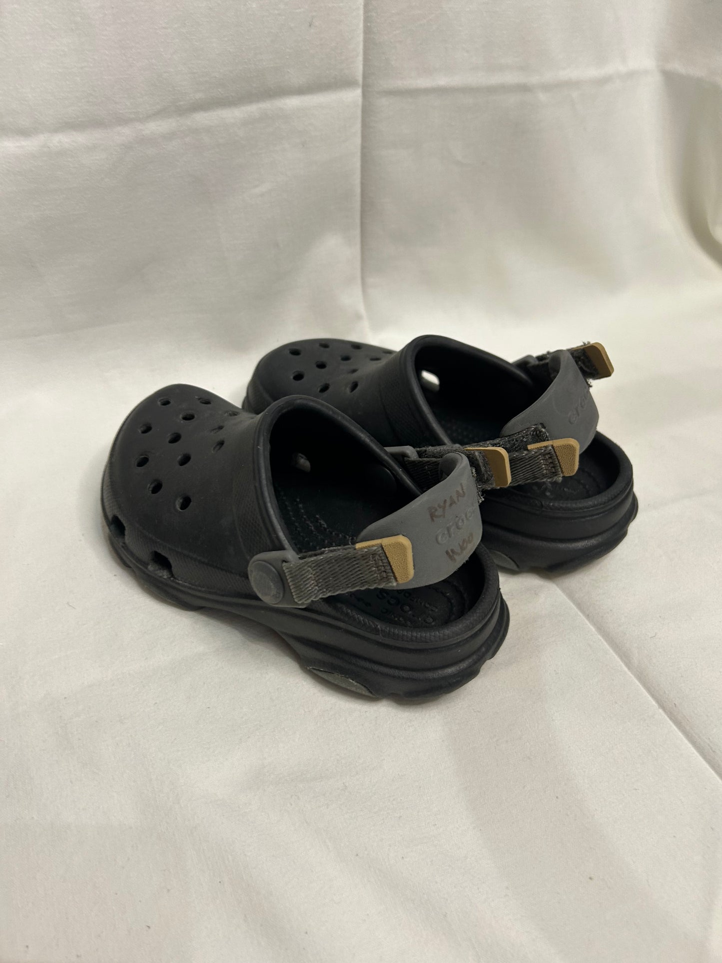 C10 adustable back black Crocs