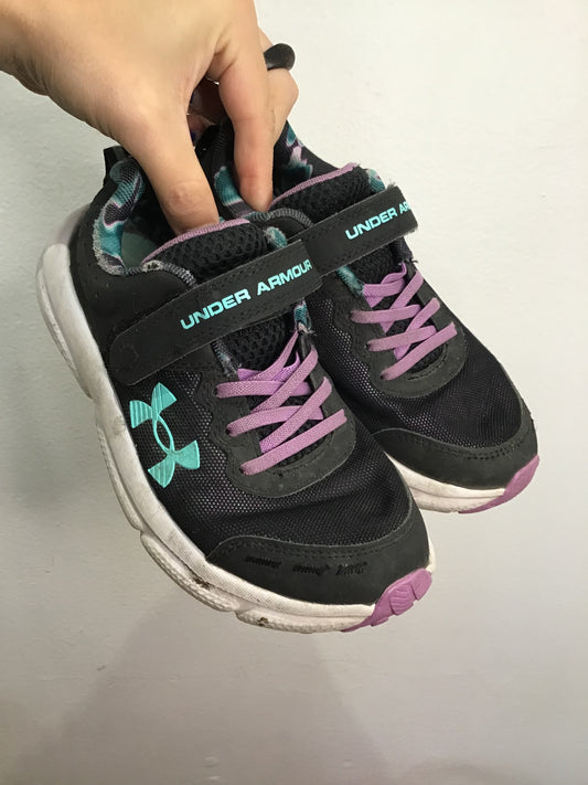 Y2 UnderArmour purple details*