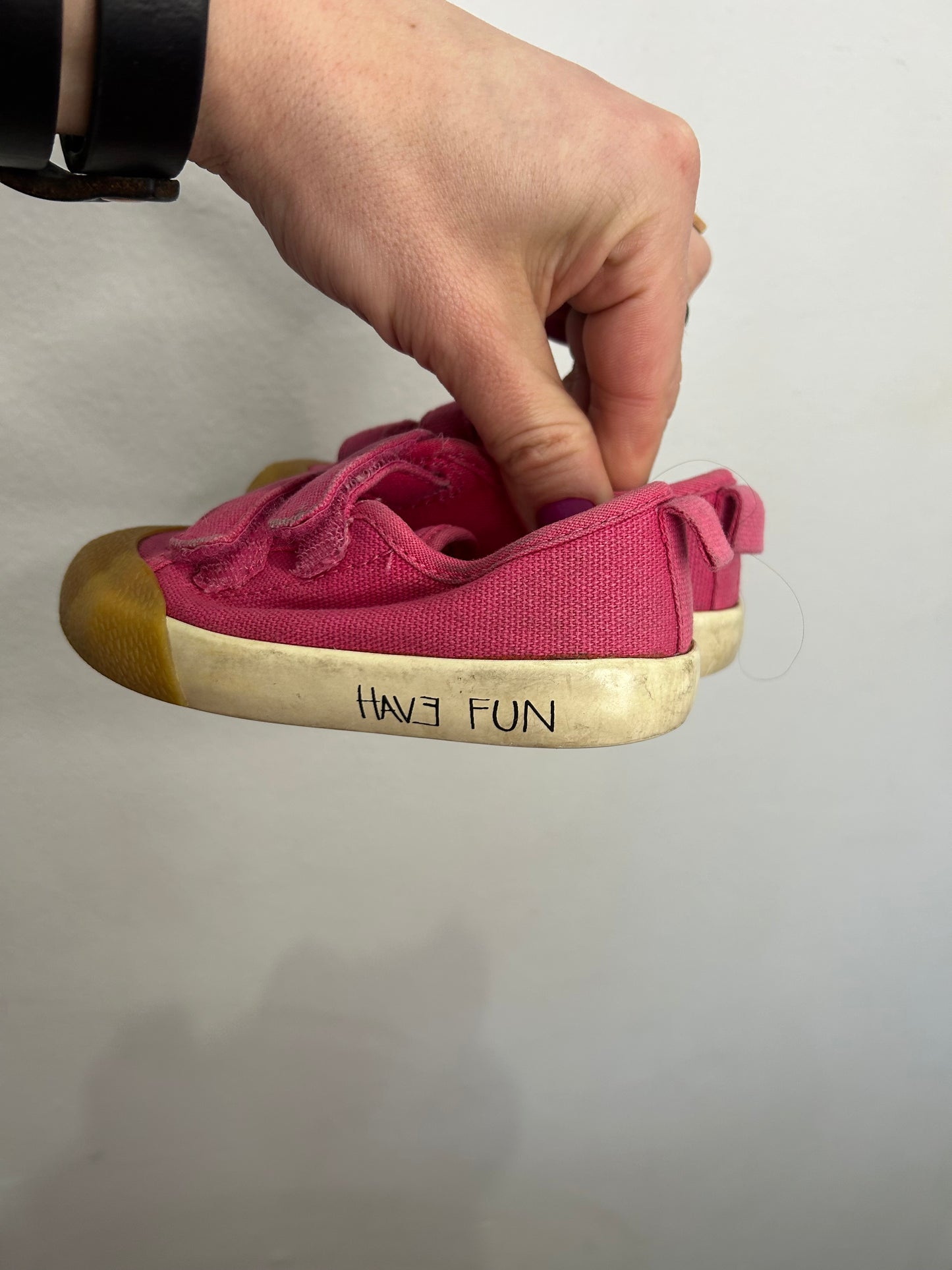 C6-7 pink canvas shoes