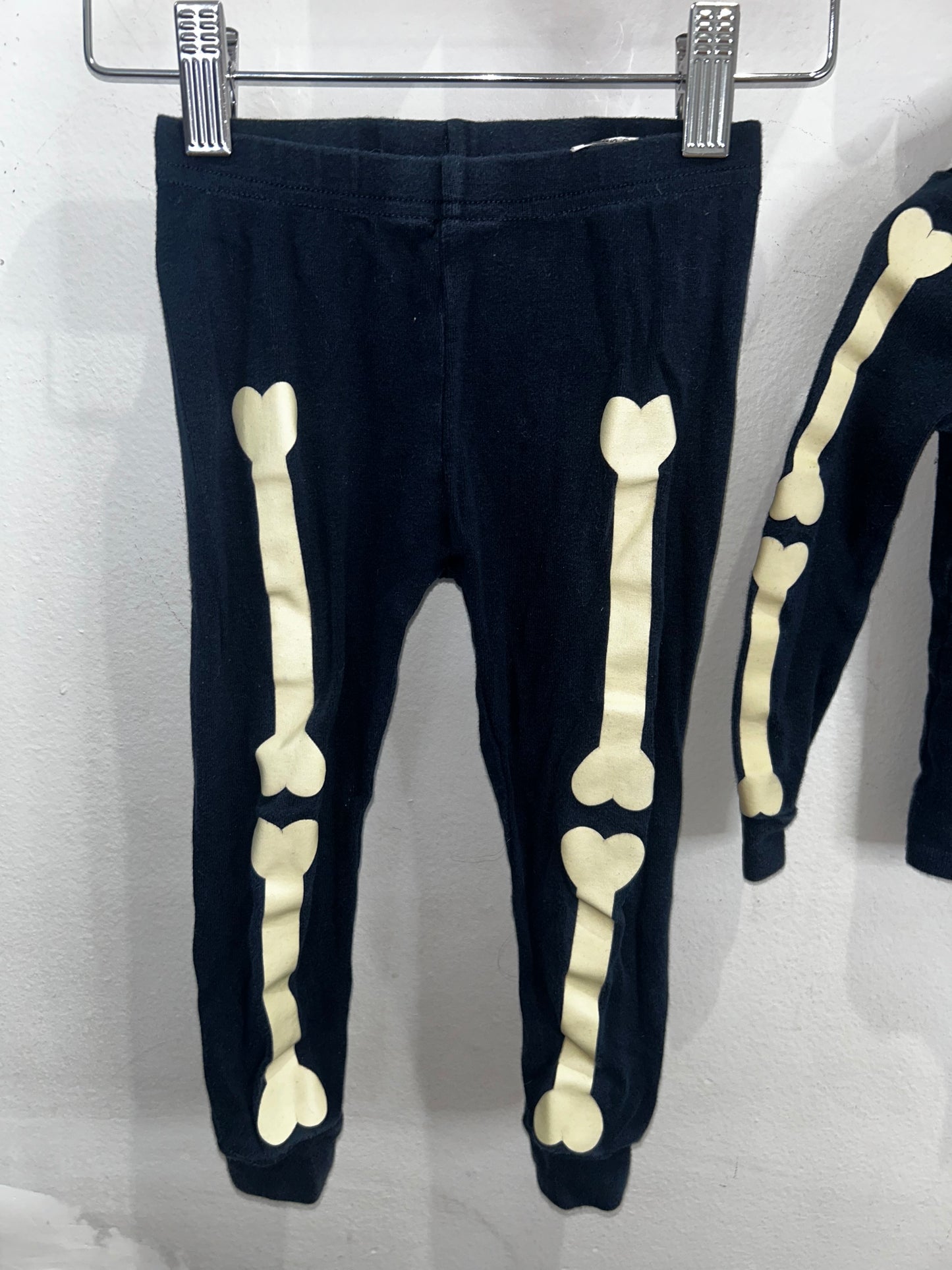 Skeleton pyjamas 2y