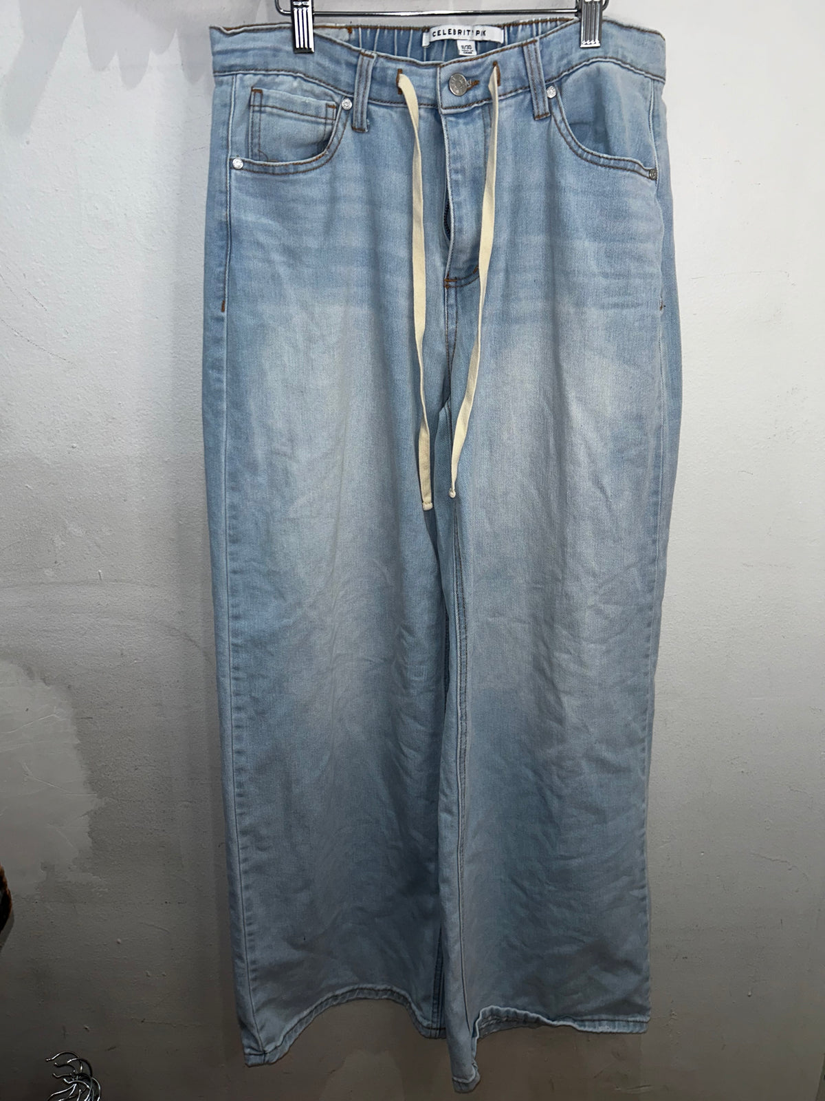 Wide leg lightwash jeans - adult size 30