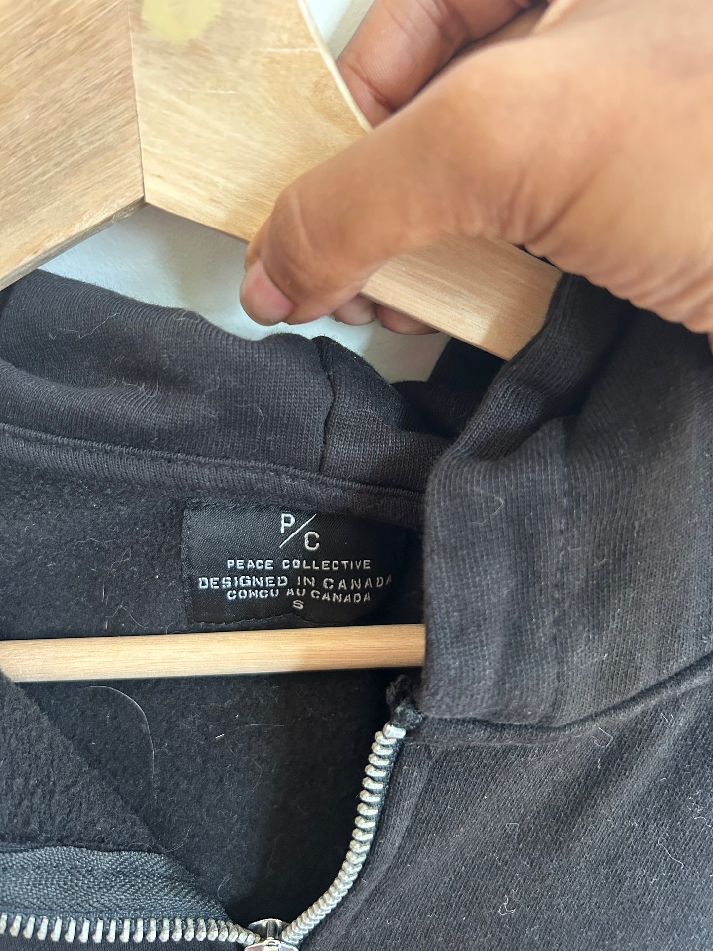 Cropped black sweatshirt S