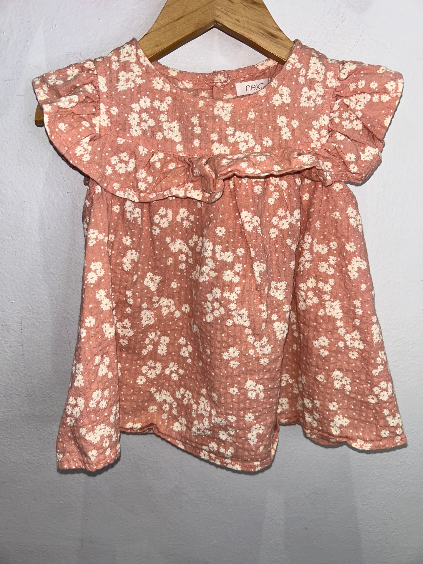 Peach textured blouse 3-4y