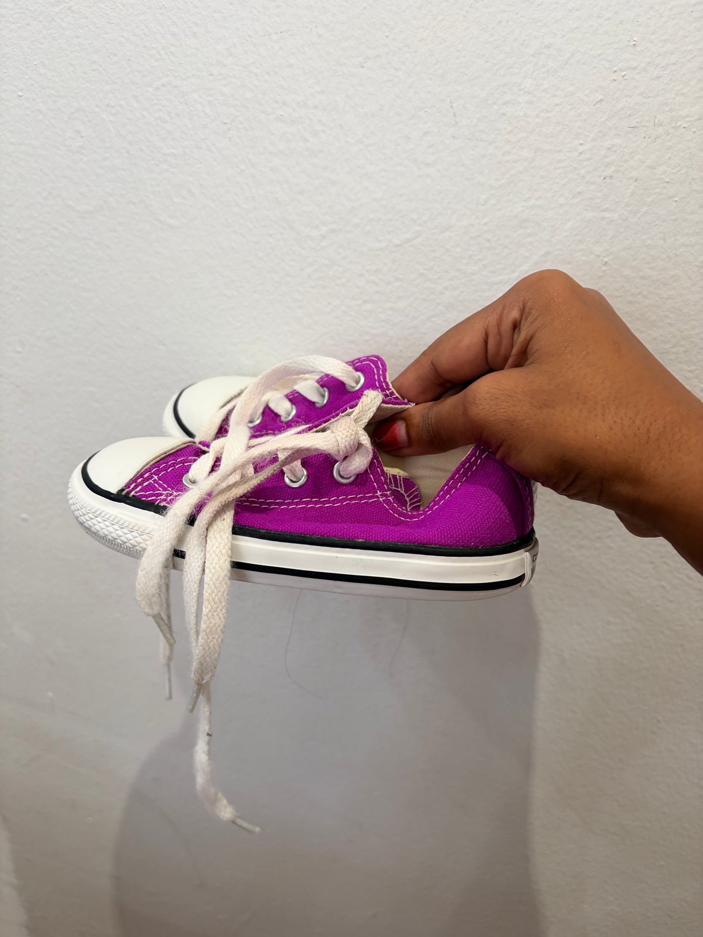 C8 magenta Converse