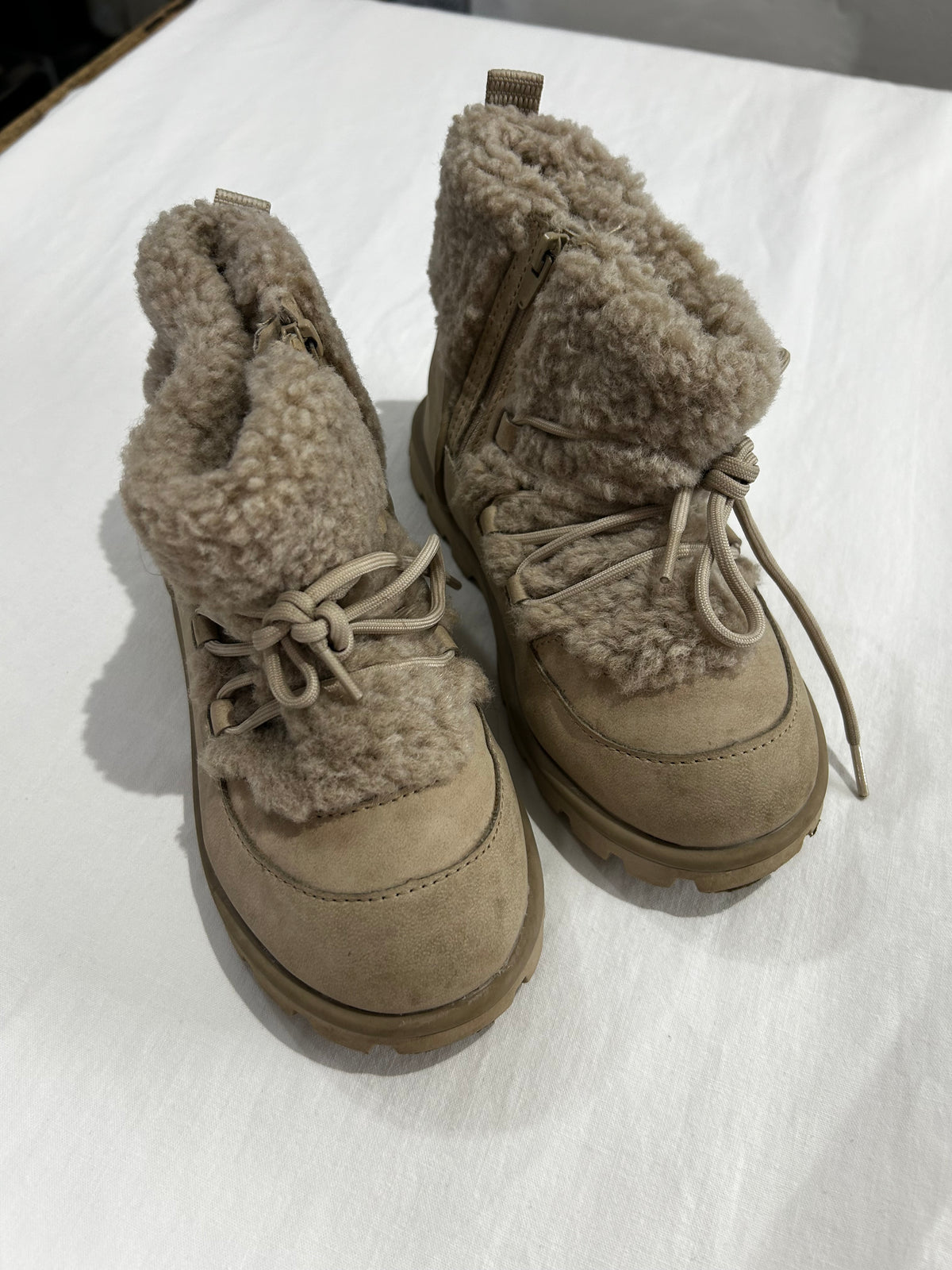 C11 fur lined boots
