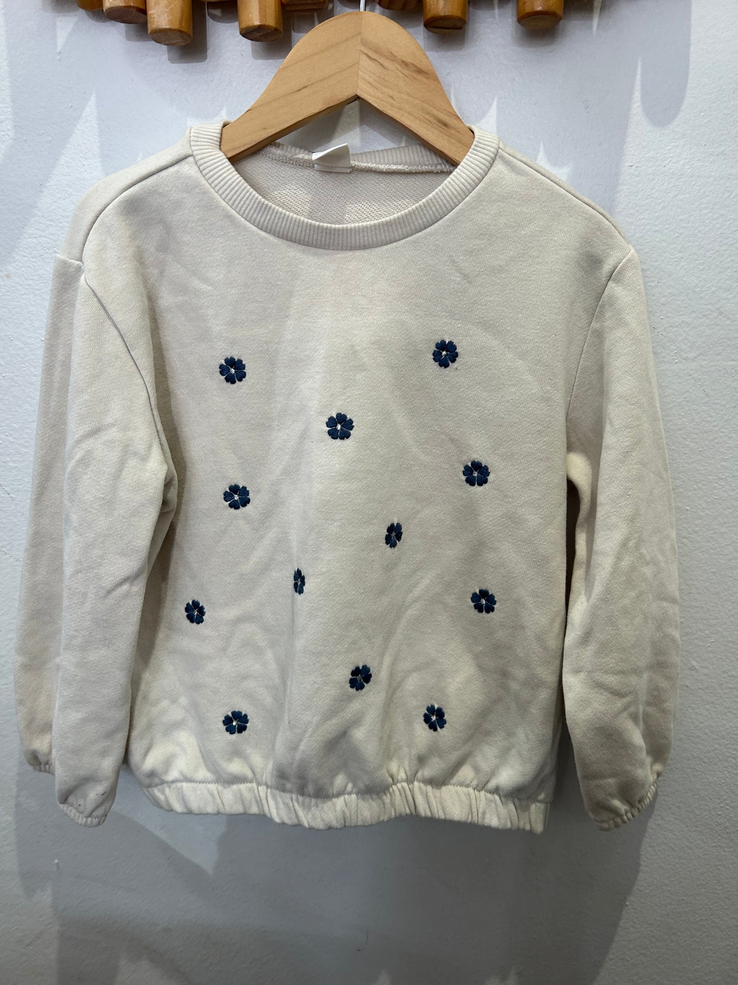 Blue embroidered flowers pullover 4y