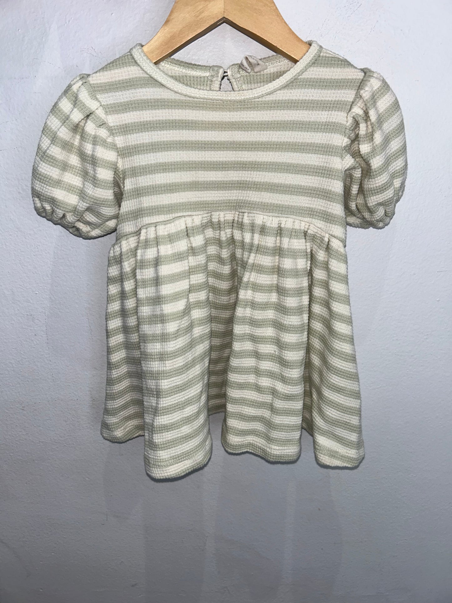 Quincy Mae green texture dress and bloomers 12-18m