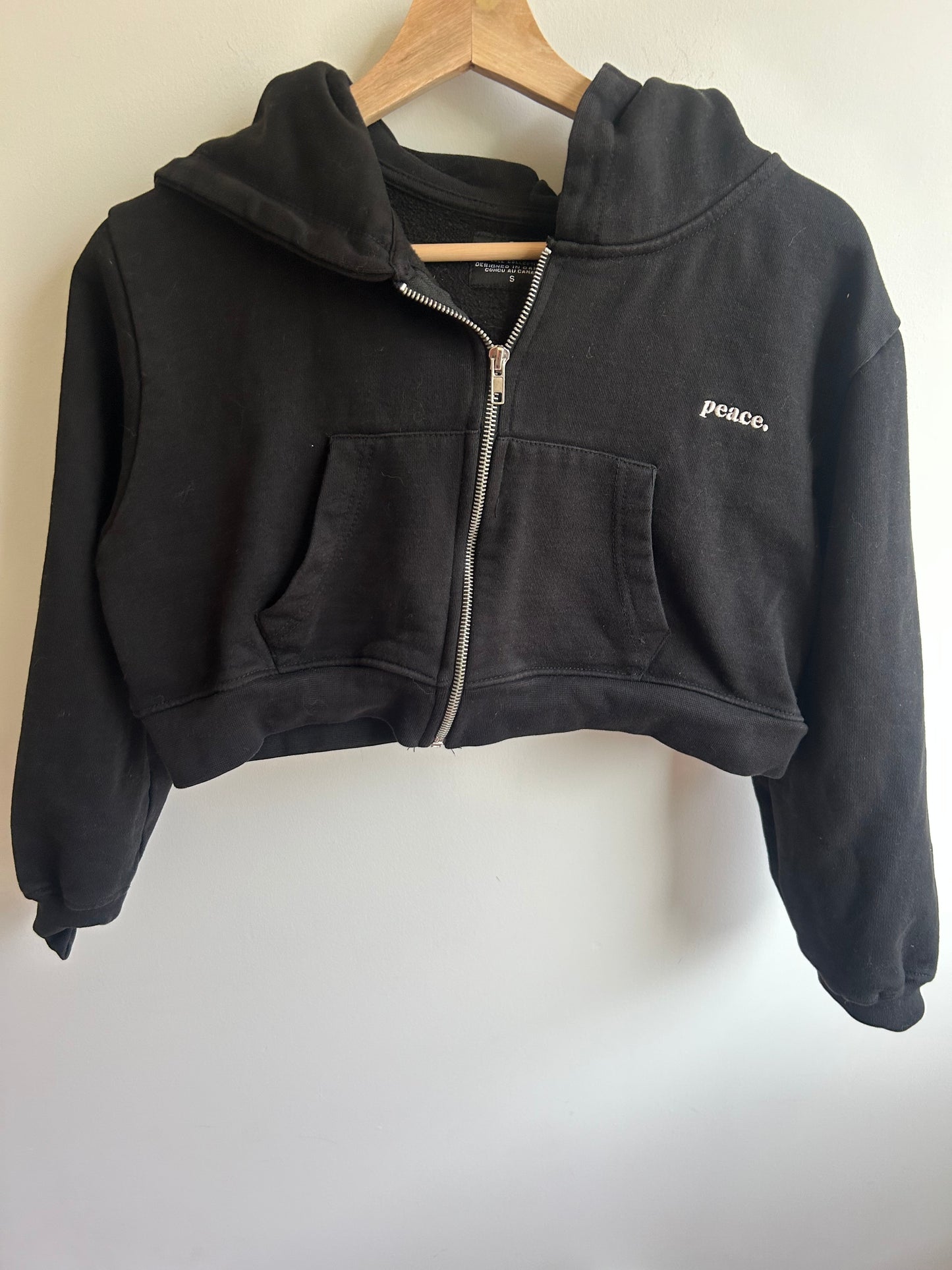 Cropped black sweatshirt S