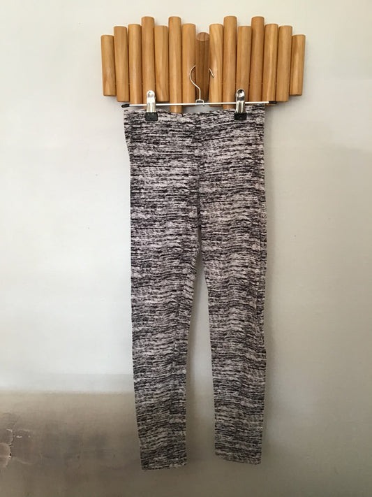 Grey pattern leggings 10-12y