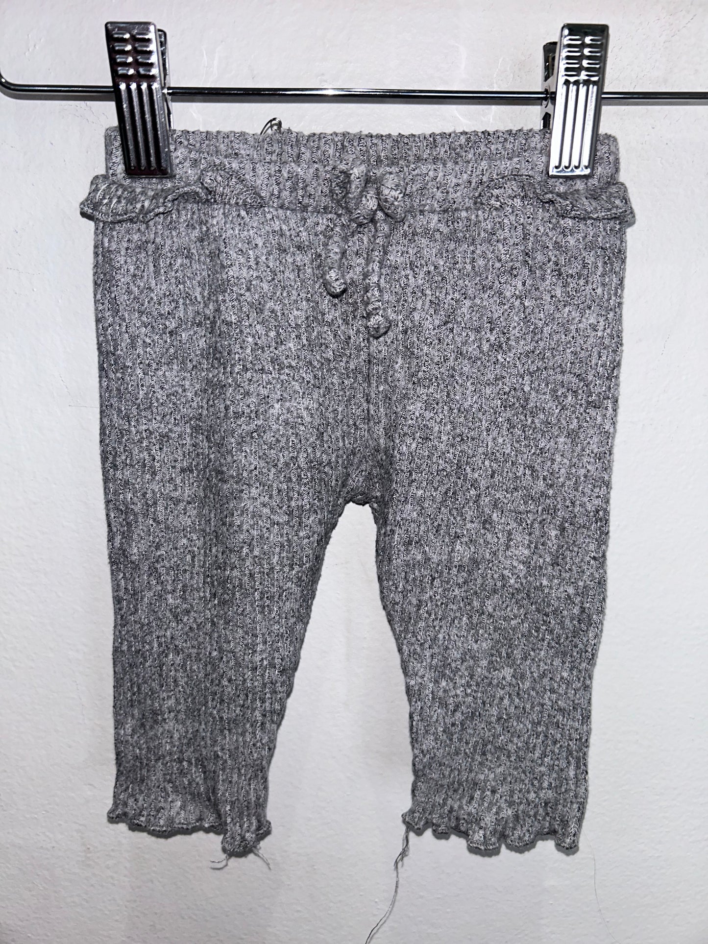 Grey knit pants 3-6m