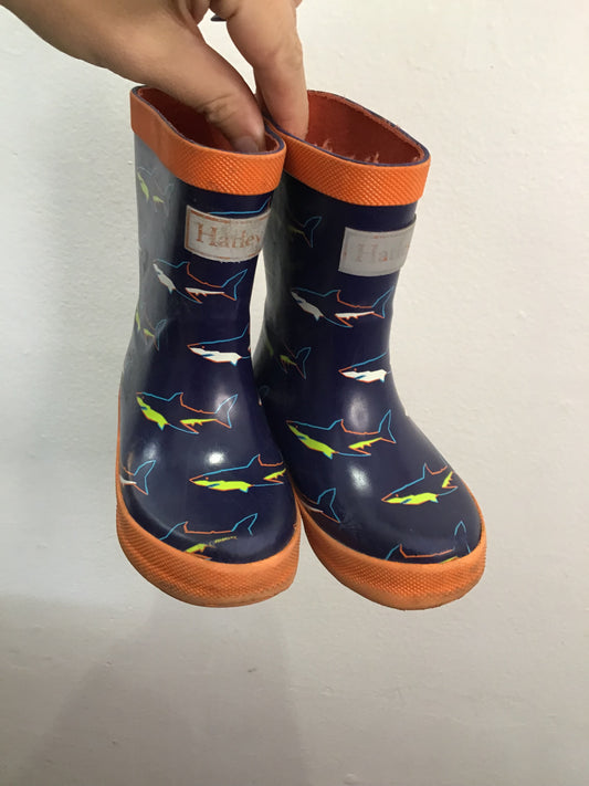 C7 Hatley sharks rain boots