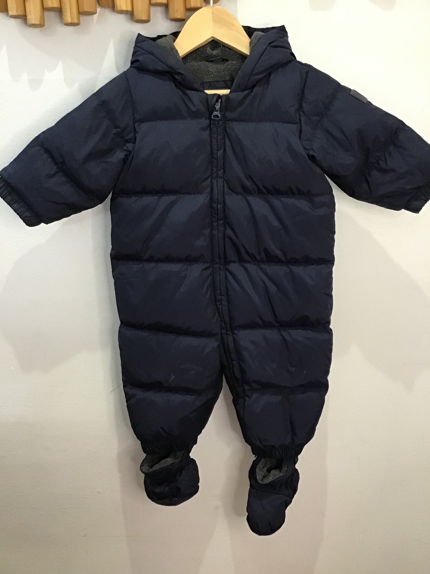 Navy snowsuit 6-12m