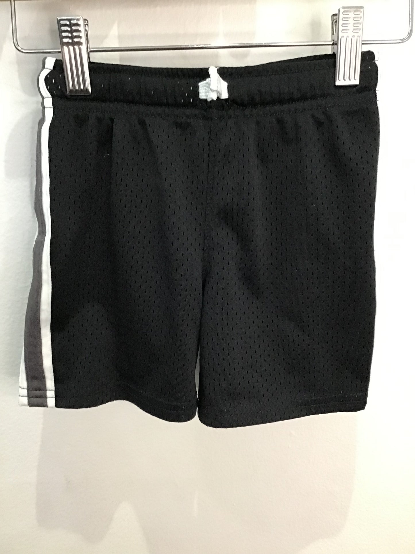 Shorts black basketball stripe 2y