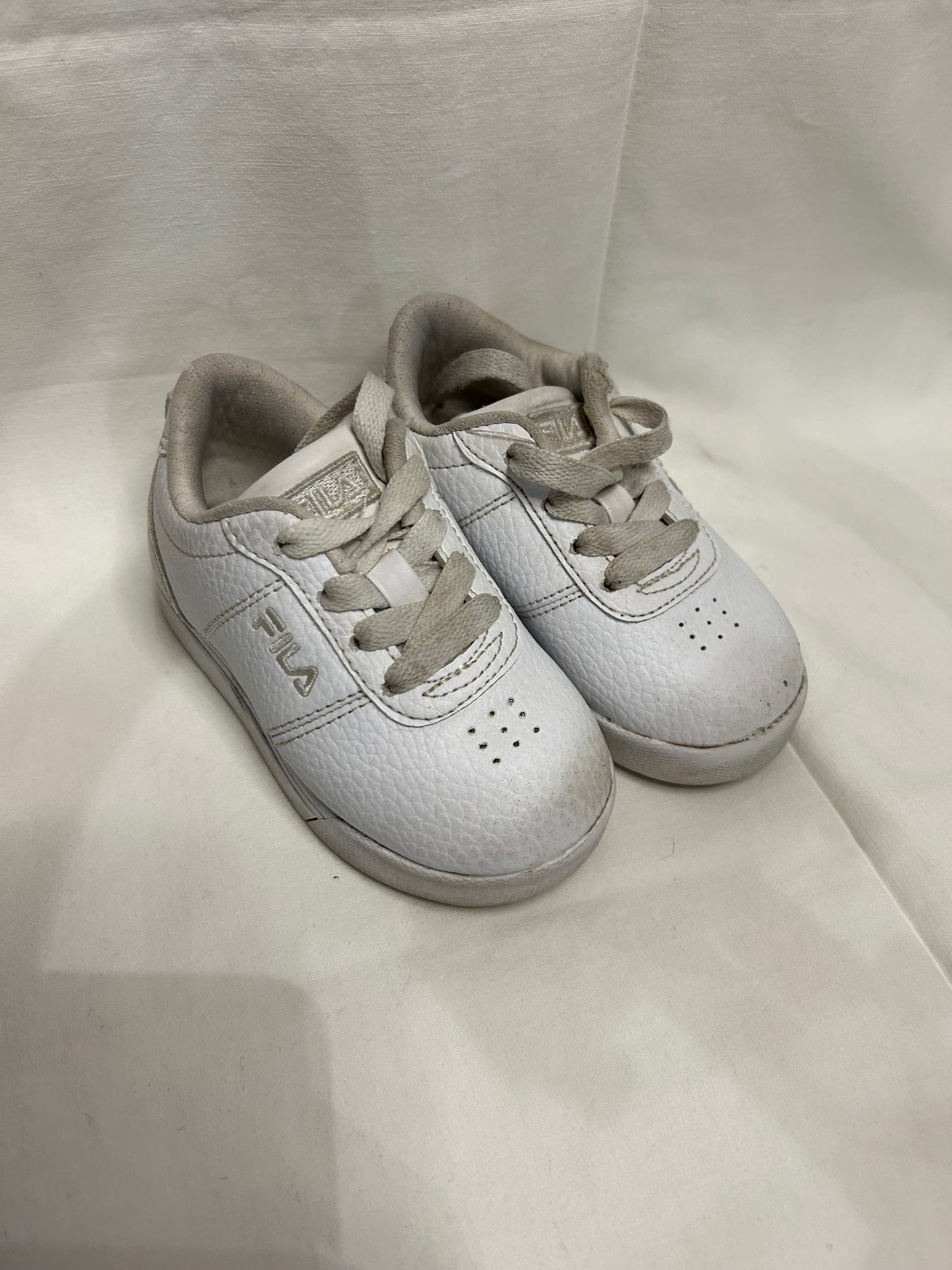 C6 white Filas