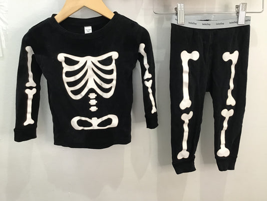 Skeleton pyjamas 12-18m*