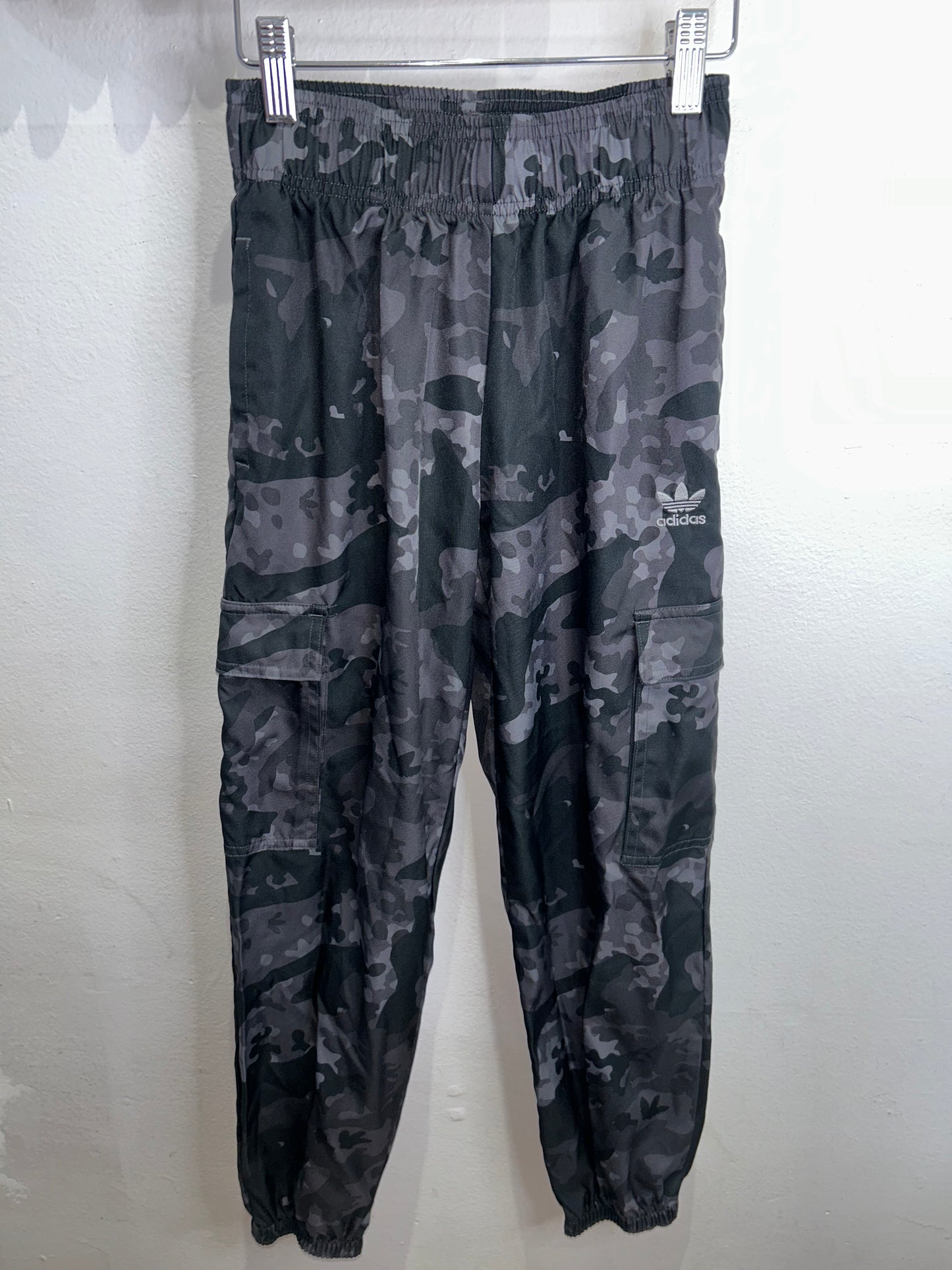 Adidas black camo pants 9-10y