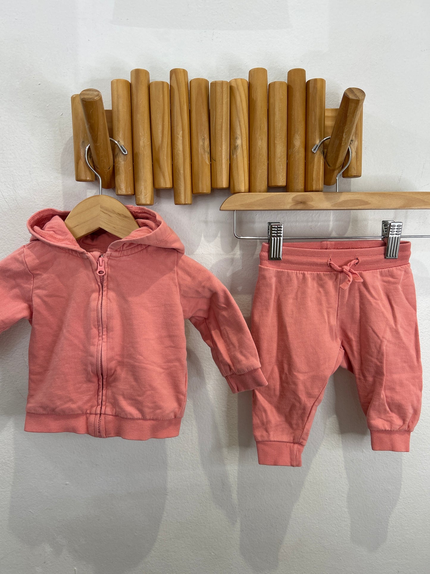 Peach jogger set 2-4m