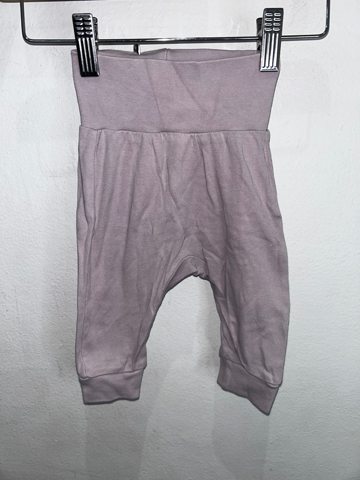 Lavender pants 2-4m