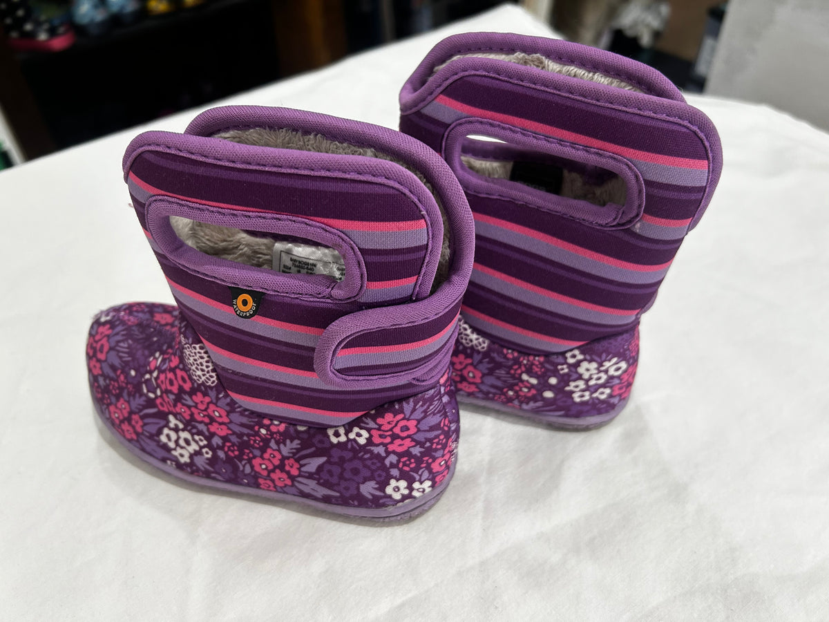 C8 purple print Bogs