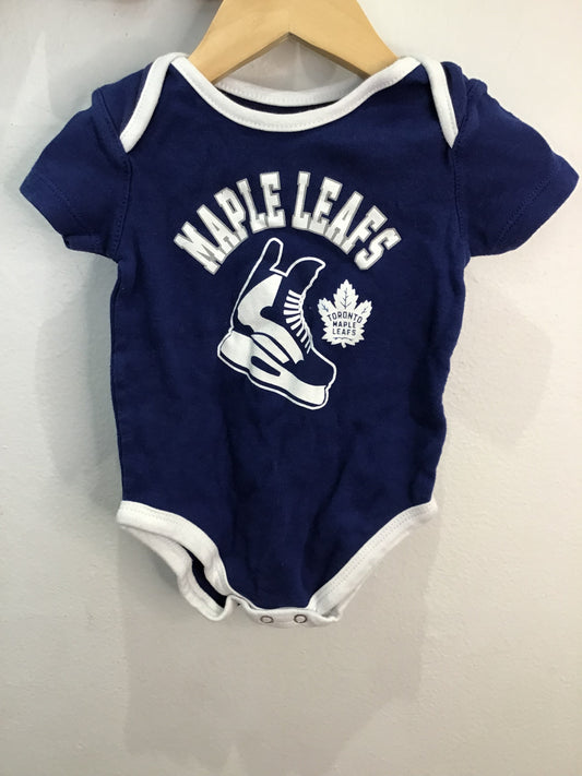 Leafs skate onesie 6-9m