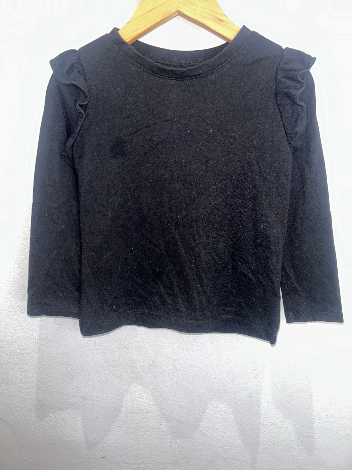 Black frilly longsleeve 3y