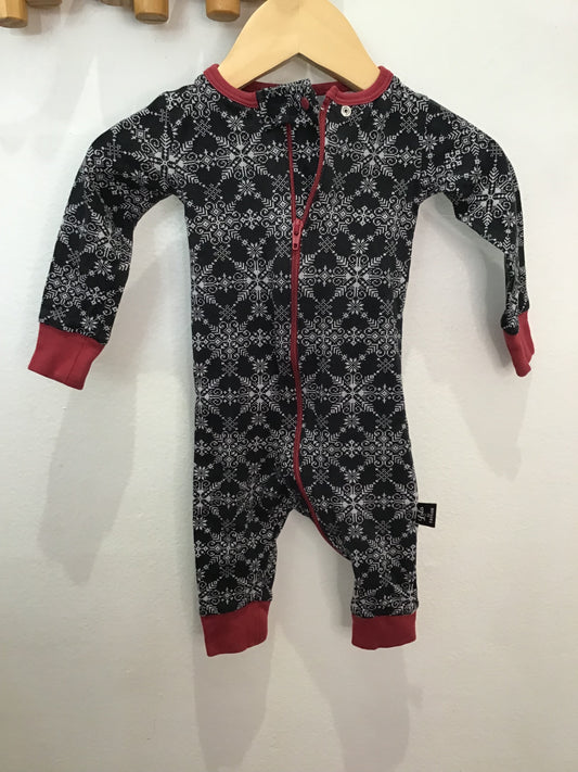 Sleeper Lola and Taylor snowflakes 0-3m