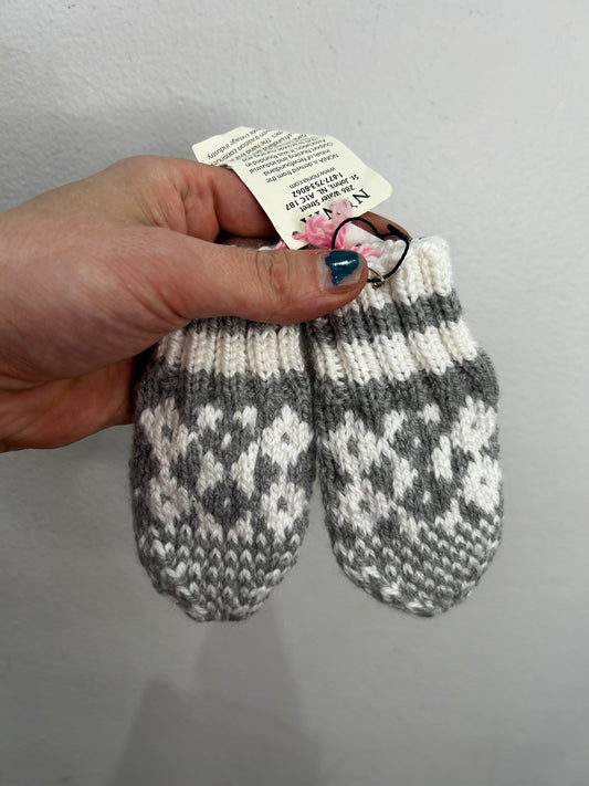 Handmade mitts 0-6m