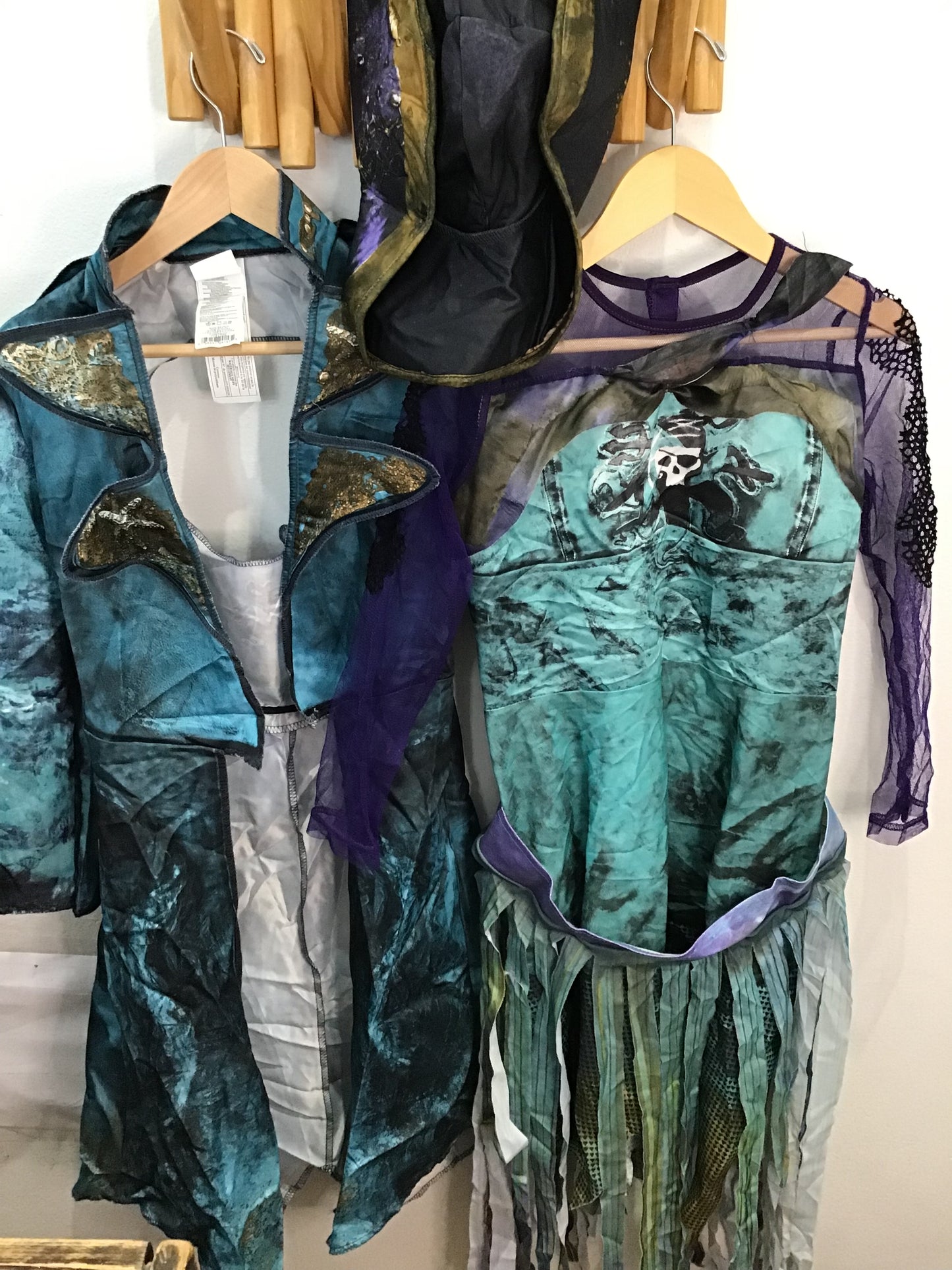 Descendants Uma costume 7-8y  (can also work for Pirate)