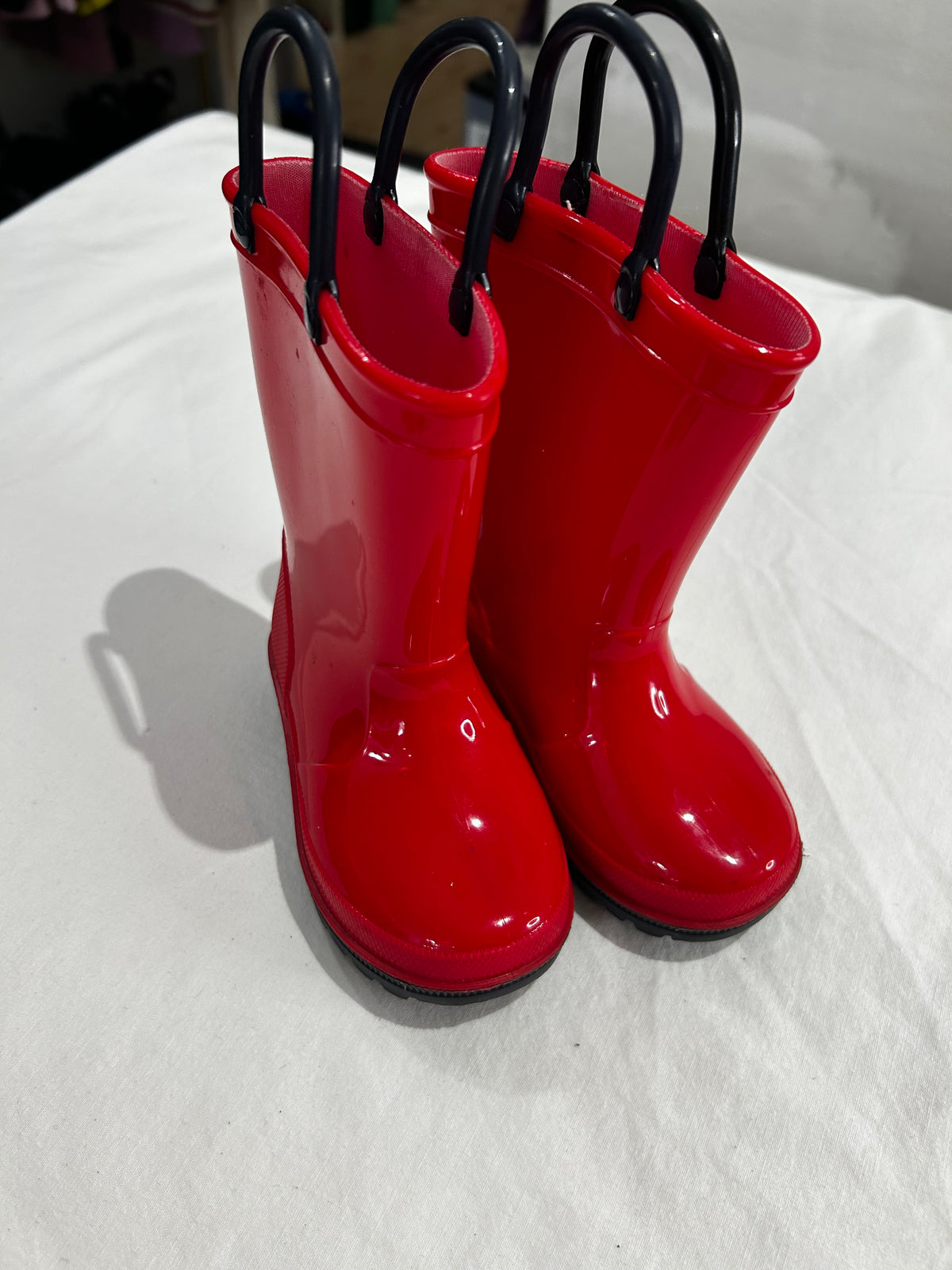 C5 red rainboots