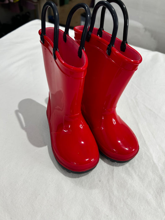 C5 red rainboots