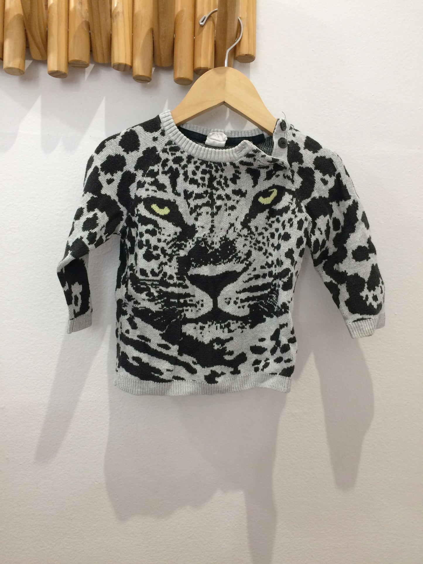 Grey tiger sweater 6-9m